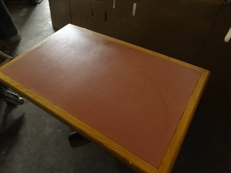 lot 2471 image: pedestal dining table- 30 x 48