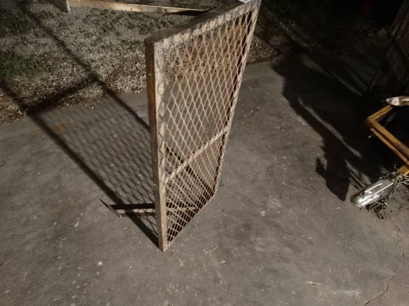 lot 2487 image: 18.75 x 45.5 expanded metal shelf