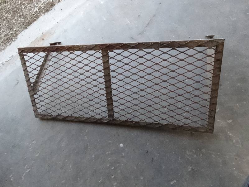 lot 2489 image: 18.75 x 45.5 expanded metal shelf