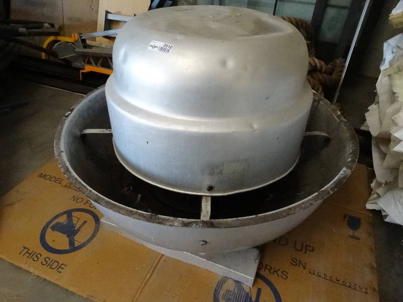 lot 2510 image: Roof top exhaust and cap. 24 x 24 opening, 208 3ph untested.