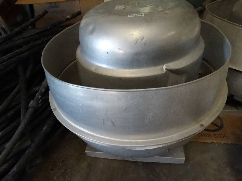 lot 2512 image: Exhaust roof cap with bearing, shaft and pulley.