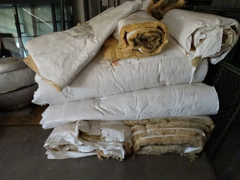 lot 2513 image: Rolls of insulation batting only