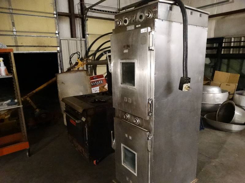 lot 2523 image: Halo Heat Food Warmer. M#1000TH, 120240 Volt, 6000BTU.