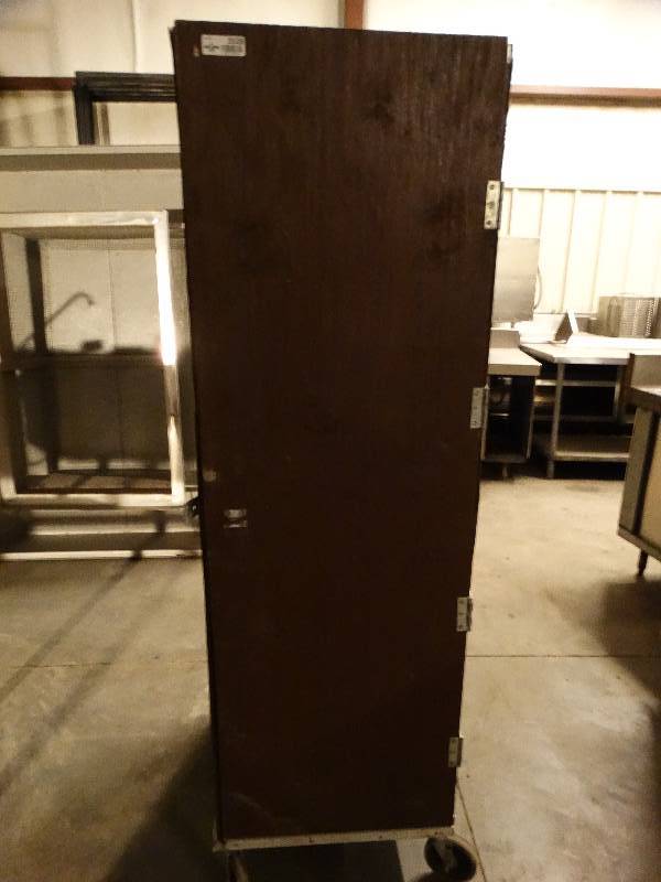 lot 2528 image: Bakery Rack 18 opening x 26 Deep
