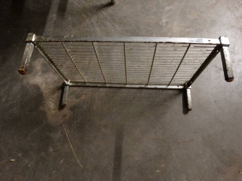lot 2529 image: Dunnage Rack 21 x 36 x 8.5