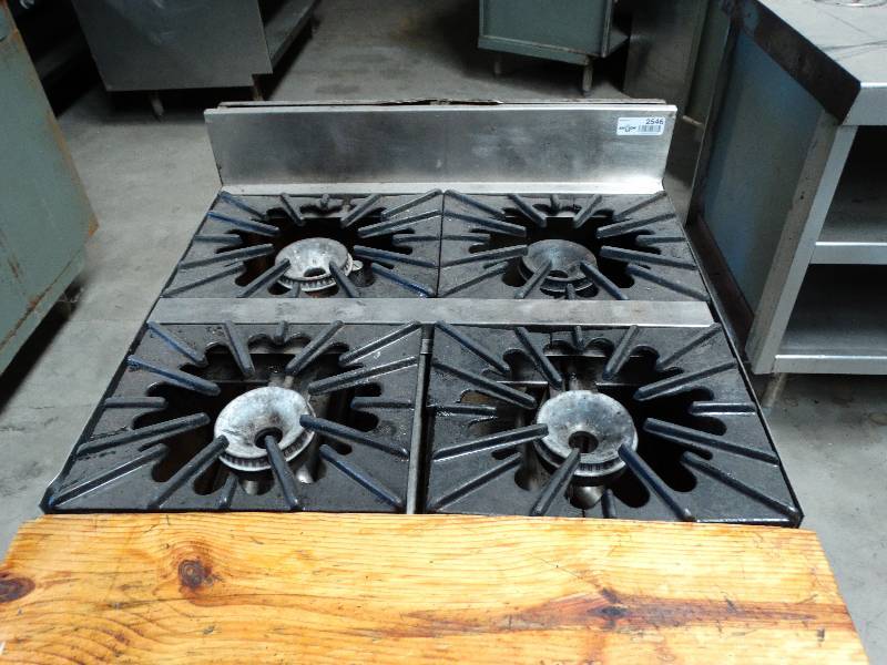 lot 2546 image: 4 burner stove