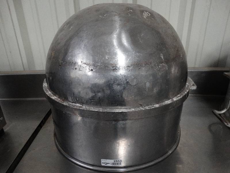 lot 2553 image: 20dia. mixing bowl.