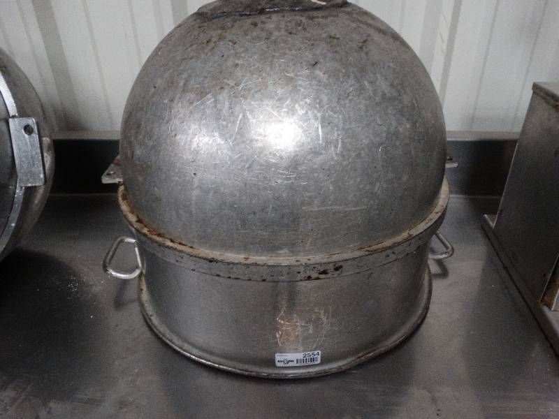 lot 2554 image: 20dia. mixing bowl.
