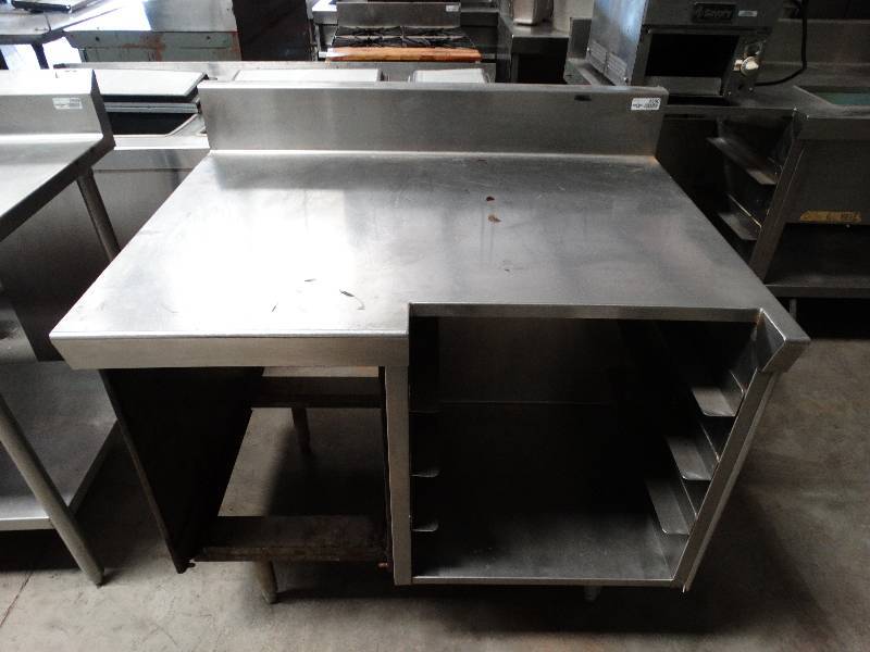 lot 2560 image: 42W x 30D x 36T Stainless steel table.
