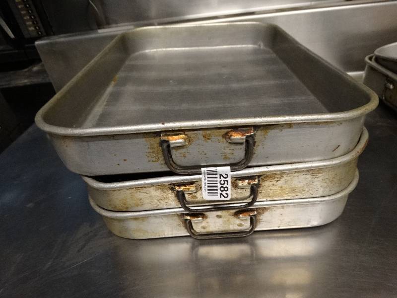 lot 2582 image: Lot of 3 pans 12W x18L x 2D