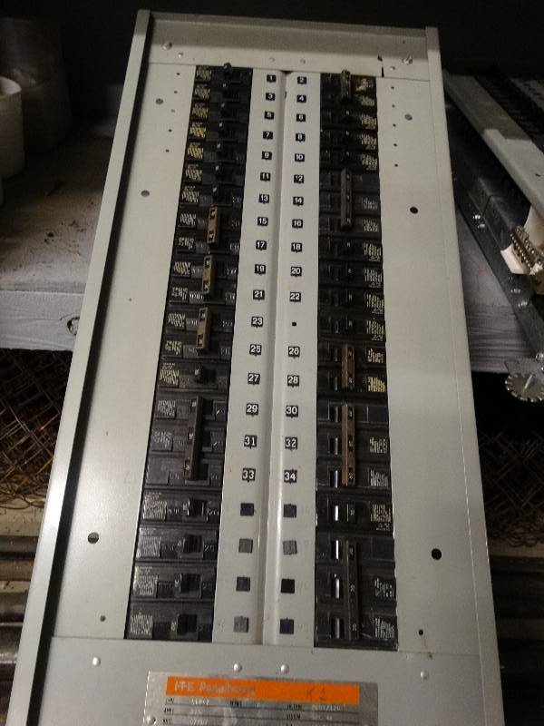 lot 2608 image: I-T-E Panelbox Type CDP-7, 225A, 120208V, 3Ph, 4 Wire