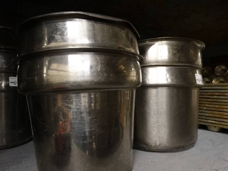 lot 2623 image: Lot of 4 stainless steel food bar container inserts.