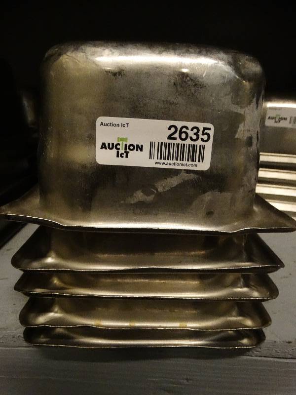 lot 2635 image: Lot of 5 stainless steel food bar container inserts