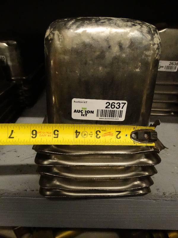 lot 2637 image: Lot of 5 stainless steel food bar container inserts