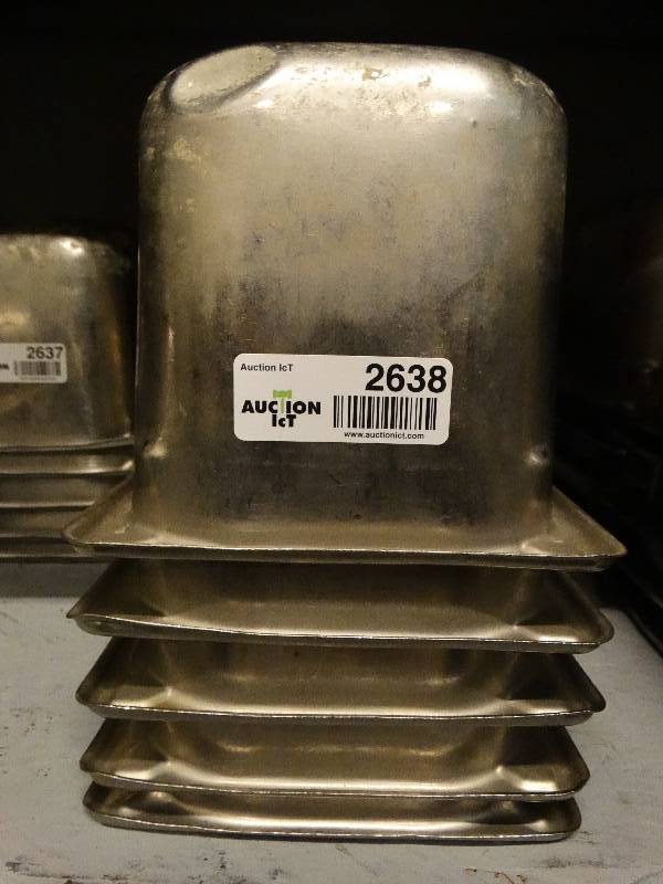 lot 2638 image: Lot of 5 stainless steel food bar container inserts