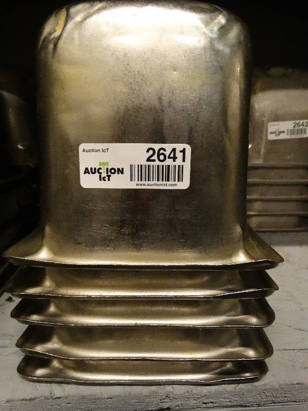 lot 2641 image: Lot of 5 stainless steel food bar container inserts