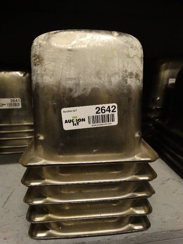 lot 2642 image: Lot of 5 stainless steel food bar container inserts