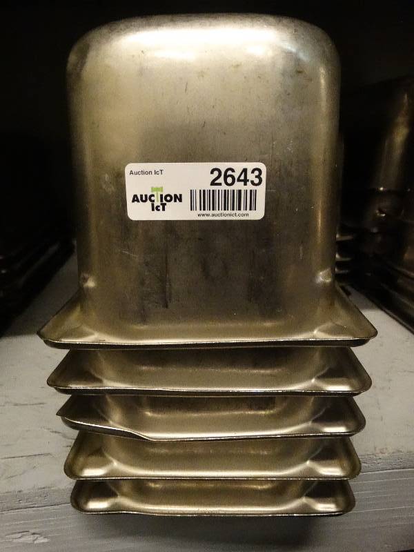 lot 2643 image: Lot of 5 stainless steel food bar container inserts