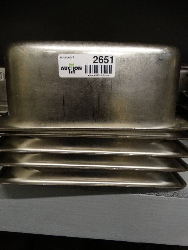 lot 2651 image: Lot of 5 stainless steel food bar container inserts