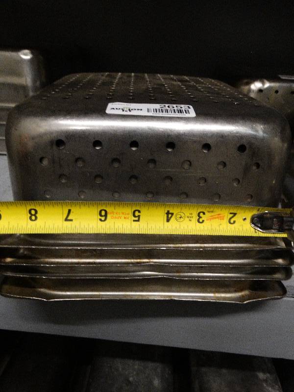 lot 2653 image: Lot of 4 stainless steel food bar container inserts