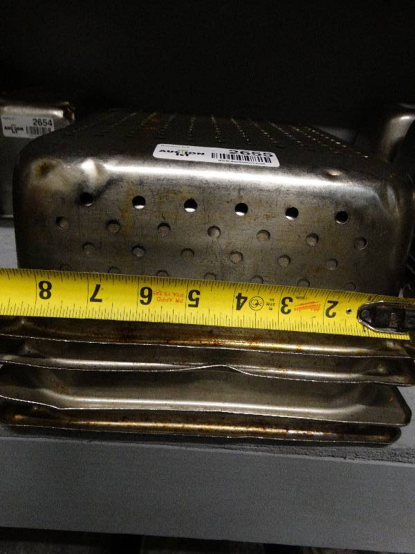 lot 2655 image: Lot of 4 stainless steel food bar container inserts.