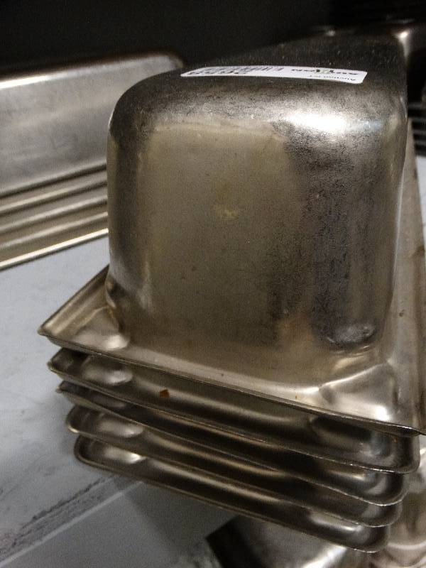lot 2658 image: Lot of 5 stainless steel food bar container inserts