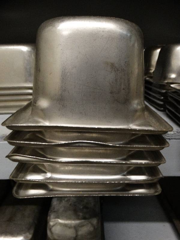 lot 2659 image: Lot of 5 stainless steel food bar container inserts