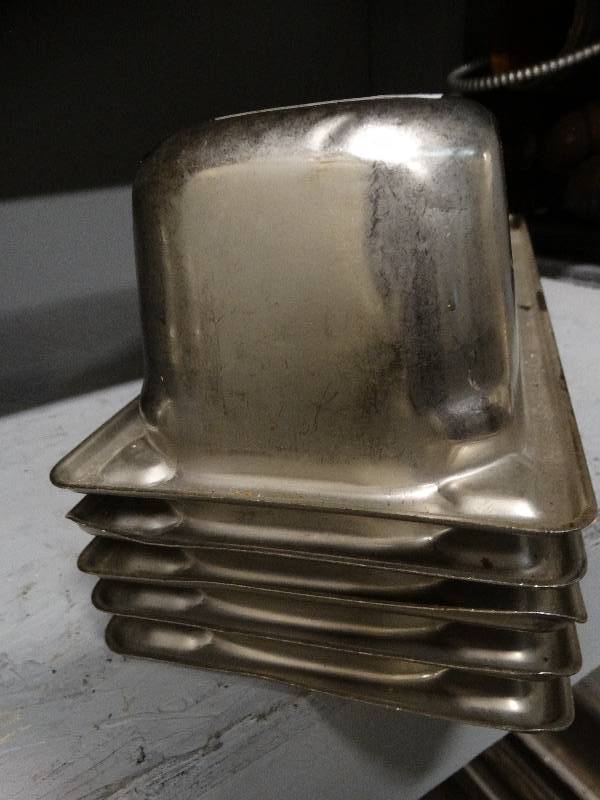 lot 2661 image: Lot of 5 stainless steel food bar container inserts