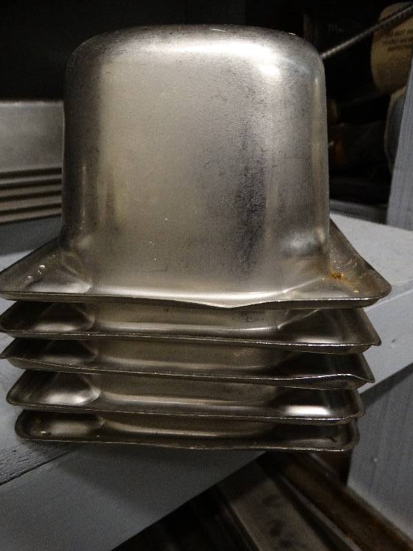 lot 2662 image: Lot of 5 stainless steel food bar container inserts