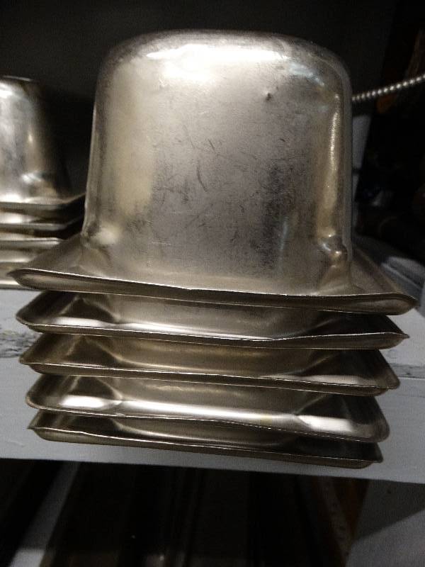 lot 2663 image: Lot of 5 stainless steel food bar container inserts