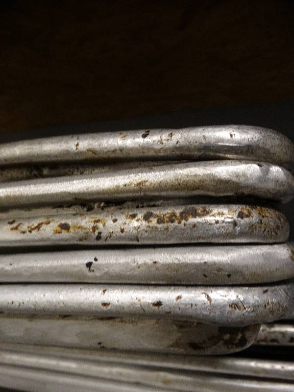 lot 2672 image: Lot of 5 aluminum trays.