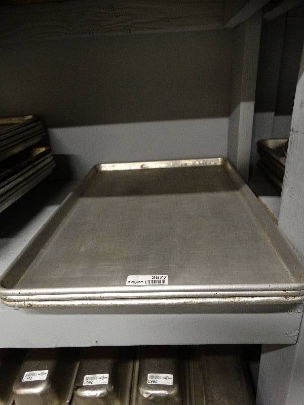 lot 2677 image: Lot of 3 aluminum trays.