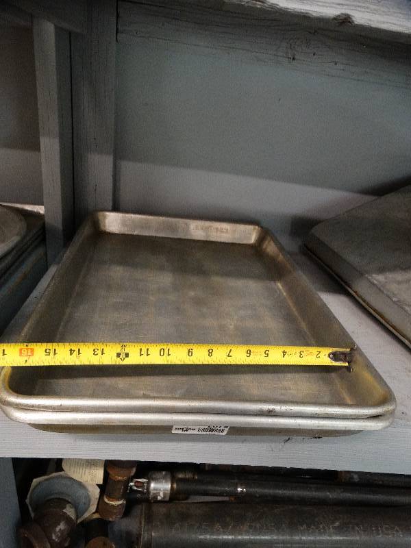 lot 2679 image: Lot of 2 aluminum pans.