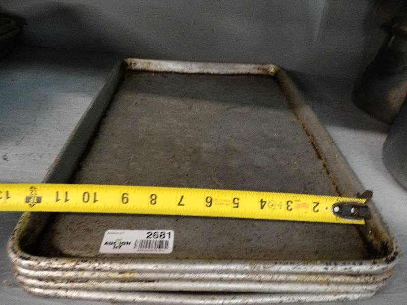 lot 2681 image: Lot of 4 aluminum pans.