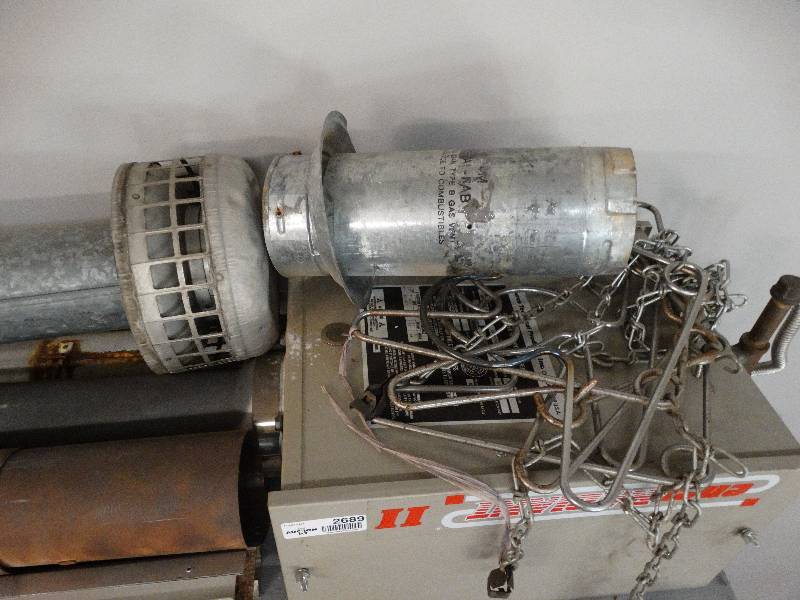 lot 2689 image: Infrared Radiant Tube Heater