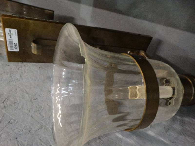 lot 2691 image: Wall mounted light.