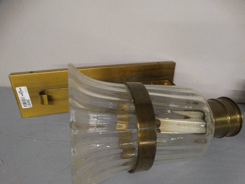 lot 2697 image: Wall mounted light.