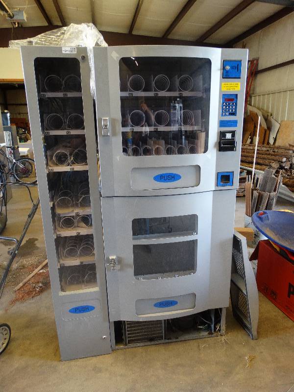 lot 6086 image: Purco Office deli vending machine. Snack unit M#OD16S, Beverage unit M#OD8RD and Entree Unit M#OD14F