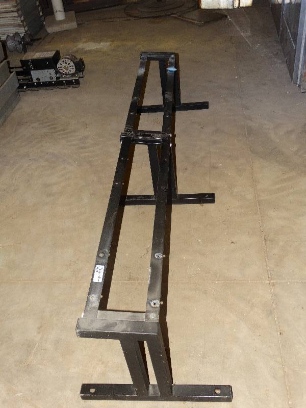 lot 6090 image: Metal stand.