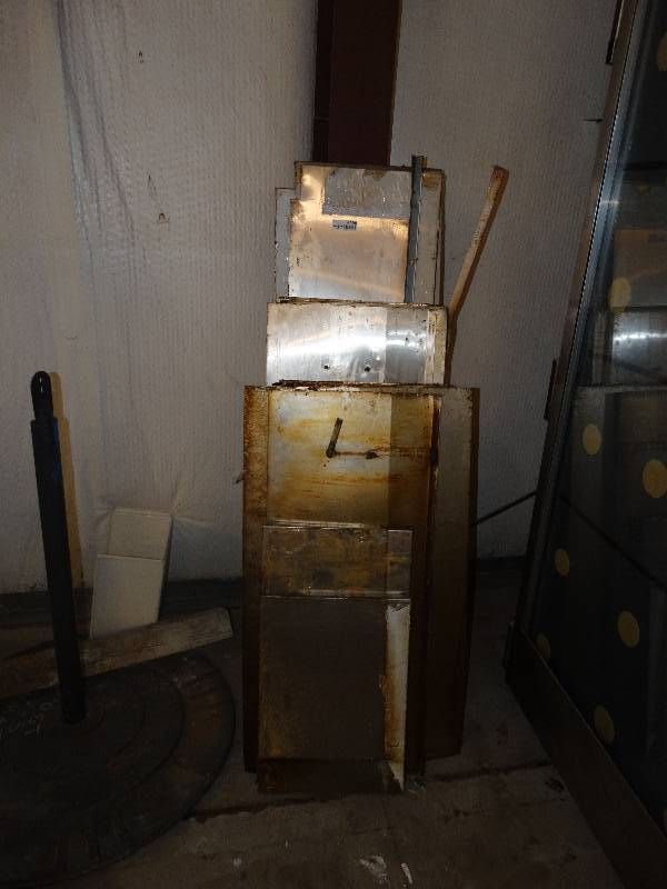 lot 6094 image: Lot of misc stainless steel.