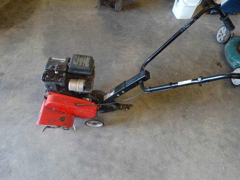 lot 6096 image: MTD Yard Machine. Has an oil leak.