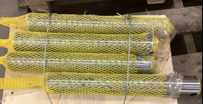 lot 2540 image: Unused 2024 Landhero UNIVERSAL BUCKET PIN 45mm330mm (4)