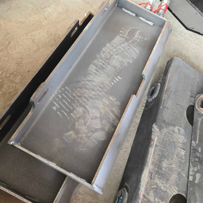 lot 7153 image: Unused MINI Skid Steer Mounting Plate
