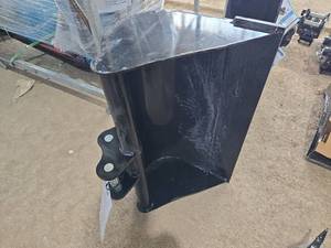 lot 172 image: Unused 60CM Toothless Mini Excavator Bucket