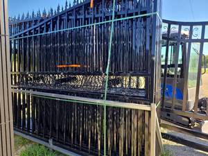 lot 4043 image: Decorative 20ft Wrought Iron Gate Set with Ornate Scrollwork