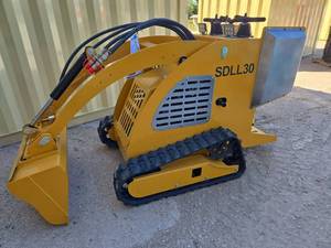 lot 9606 image: SDLL30 Mini Skid Steer Loader