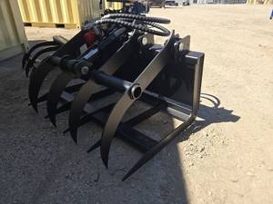 lot 9627 image: Unused Mini Skid Steer Hydraulic Grapple Attachment