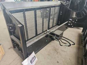 lot 7517 image: Captok Skid Steer Vibrating Bucket 59-inch  CK-VB59