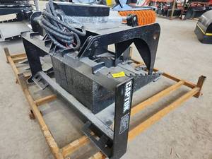 lot 7521 image: Unused Captok Stump Grab Bucket  SGB20