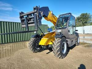 lot 30 image: New DY730 Telescopic Handler Forklift w Hydraulic Fork Attachment  Kohler Engine